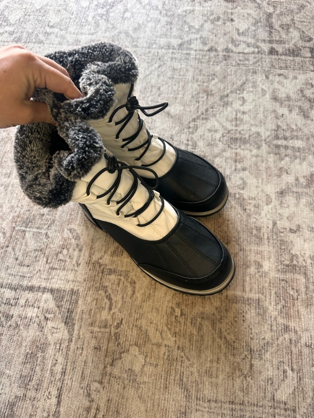 Sporto Black and Cream Women's Insulated Lace-Up Winter Boots - Picture 3 of 4